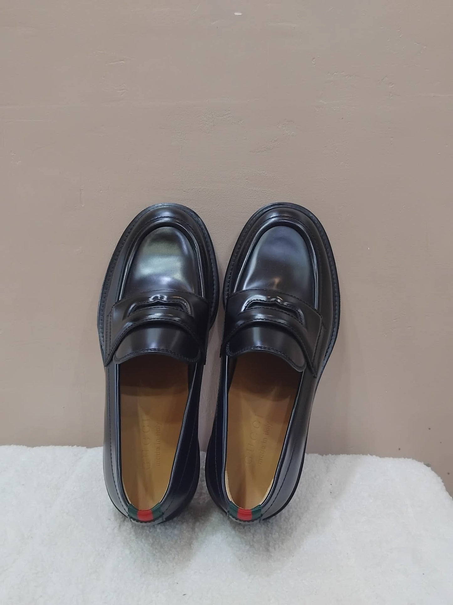 Gucci Men's Black Leather Loafers Size 7