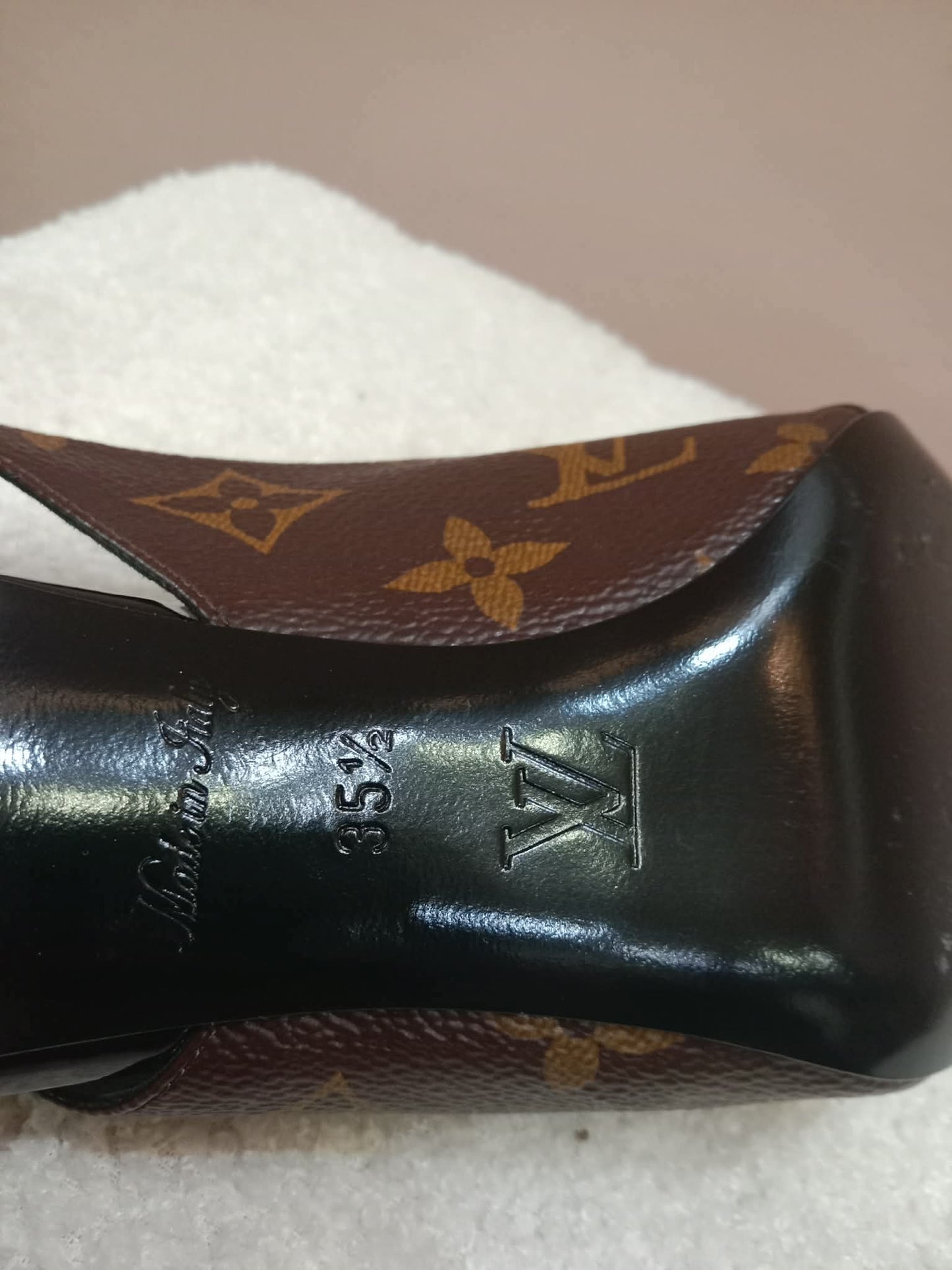 Louis Vuitton Archlight Slingback Pumps Toe Cap Patent Black Monogram Canvas Size 35.5
