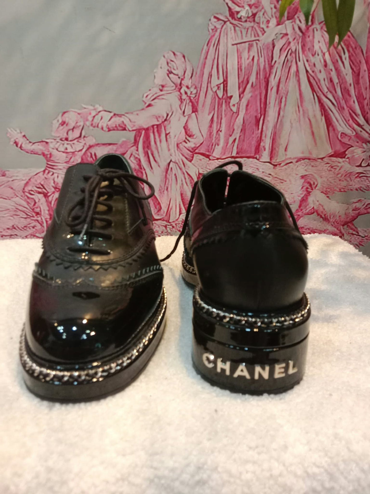 Chanel Black Patent Calfskin CC Brogue Lace-Up Oxford Size 38