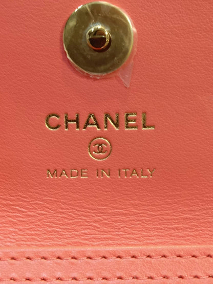 Chanel VIC Gift Quilted Mini Wallet on Chain in Pink/Coral Apricot MIcrochipped