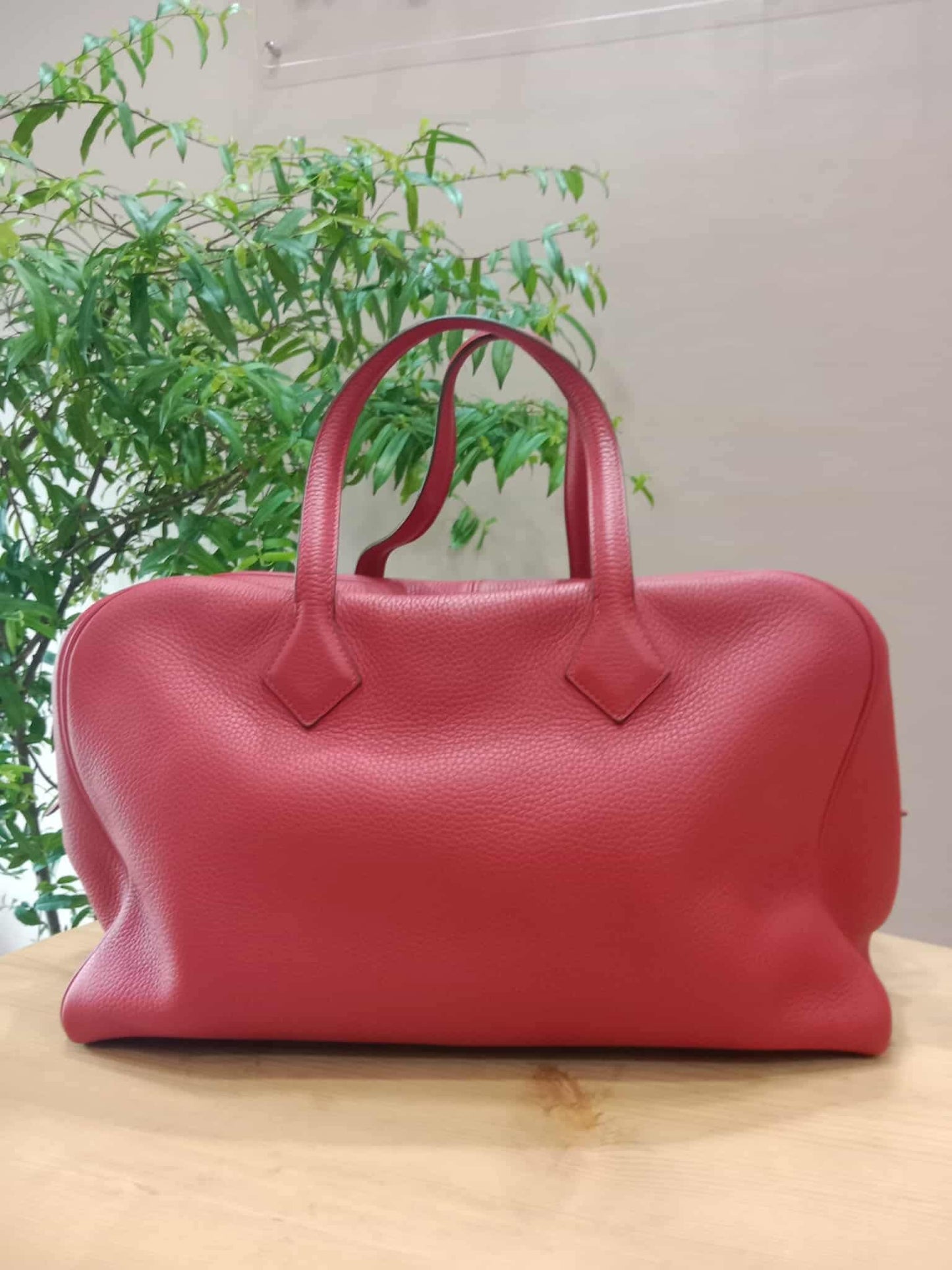 Hermes Victoria 43 Clemence Red Stamp R 2014