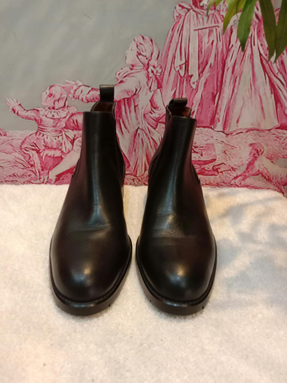 Chelsea Ankle Boots Black Size 23.5