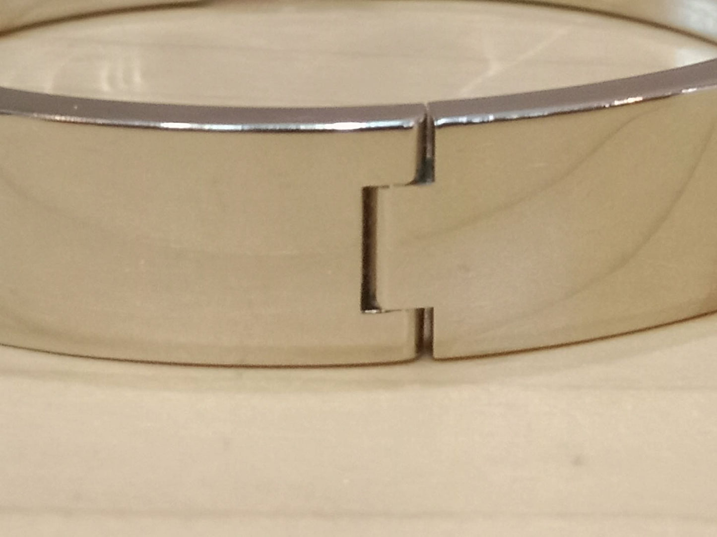 Hermes Clic H Bracelet in the "Grand Apparat Remix" Pattern White Enamel Printed Band Palladium-Plated Hardware GM Size
