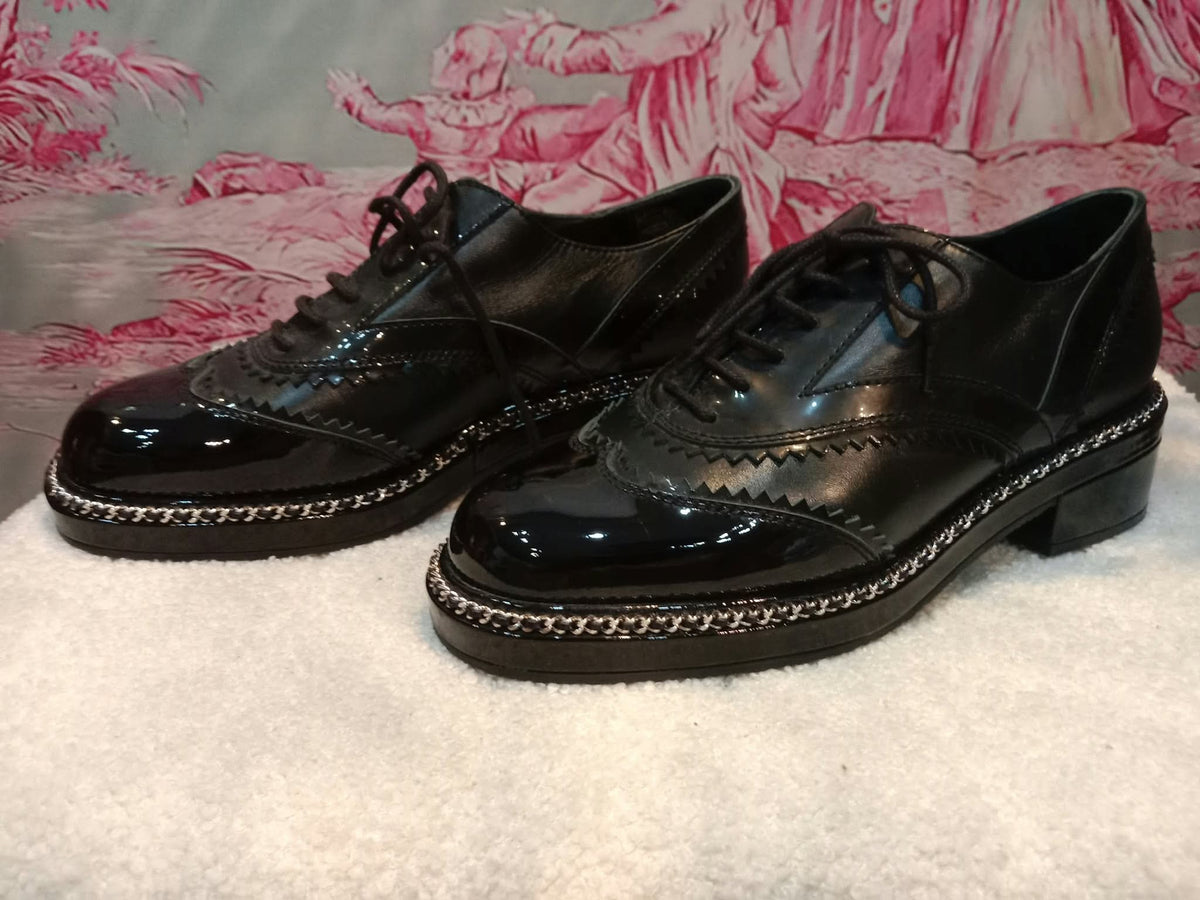 Chanel Black Patent Calfskin CC Brogue Lace-Up Oxford Size 38