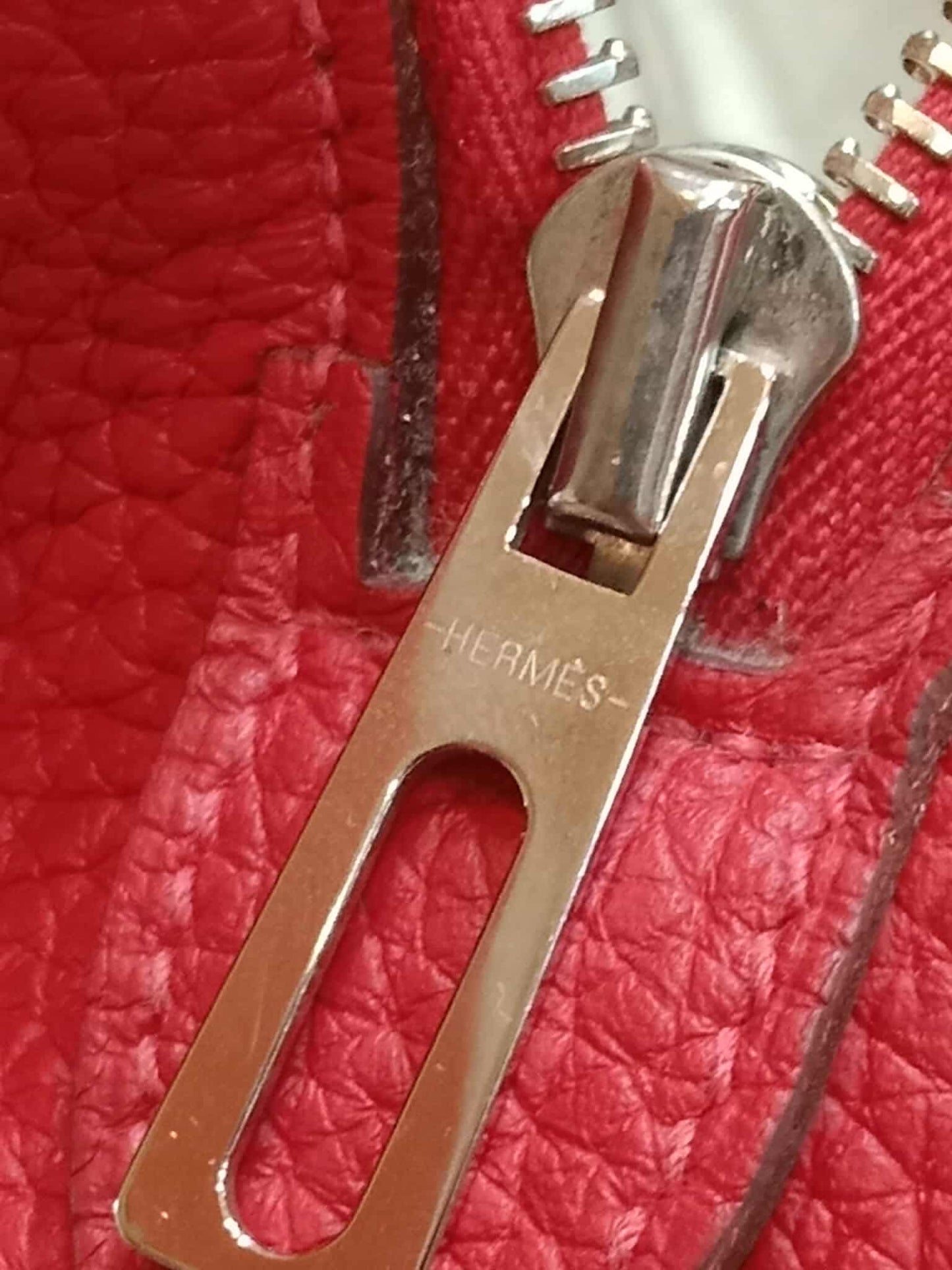 Hermes Victoria 43 Clemence Red Stamp R 2014