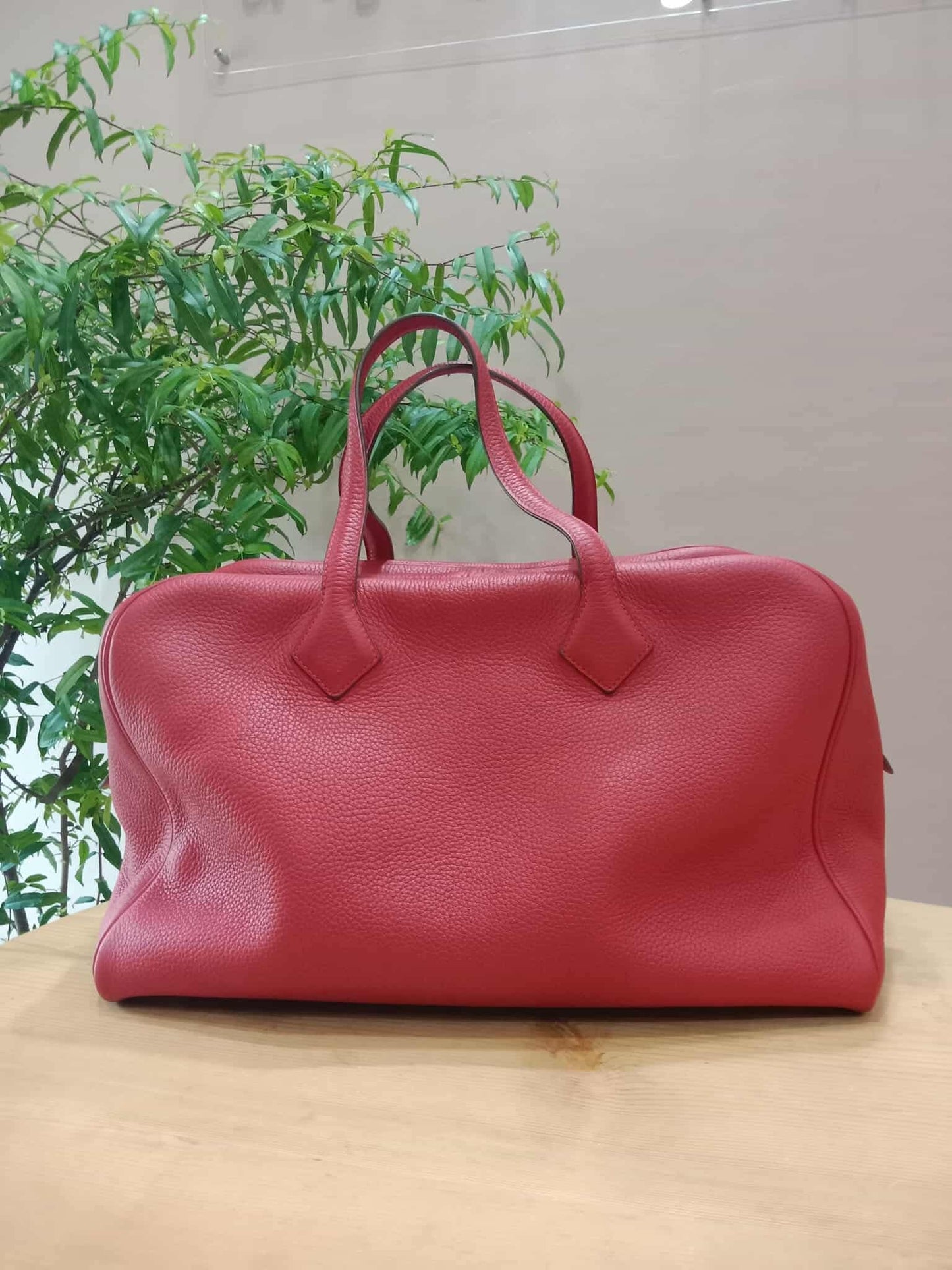 Hermes Victoria 43 Clemence Red Stamp R 2014