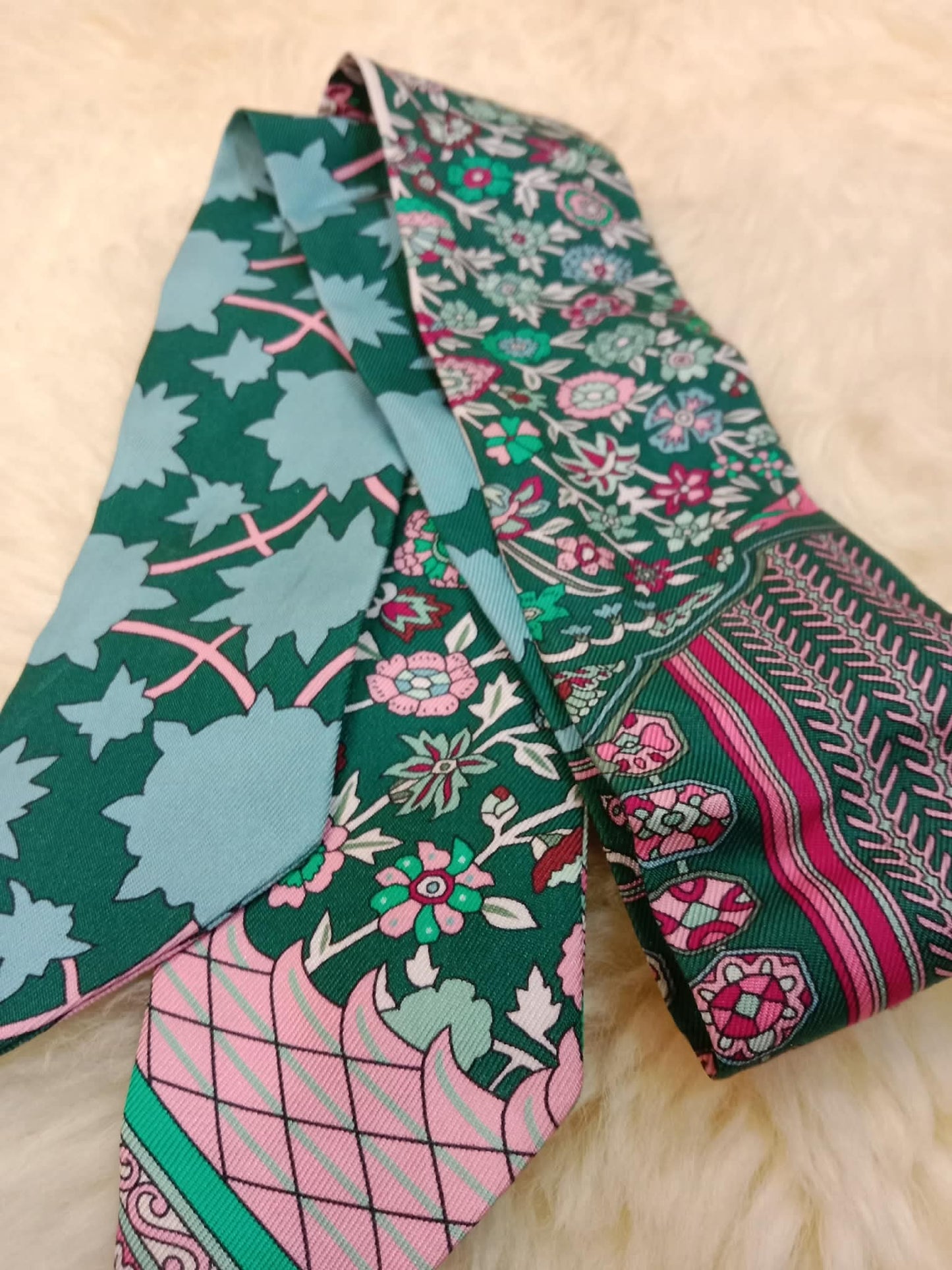 Hermes Tapis Persans Silk Twilly Scarf Featuring an Intricate Floral Pattern in Teal Green/Blue/Pink