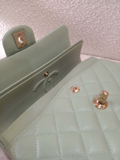 Chanel 24C Timeless Classic Double Flap Caviar Green Caviar Microchipped