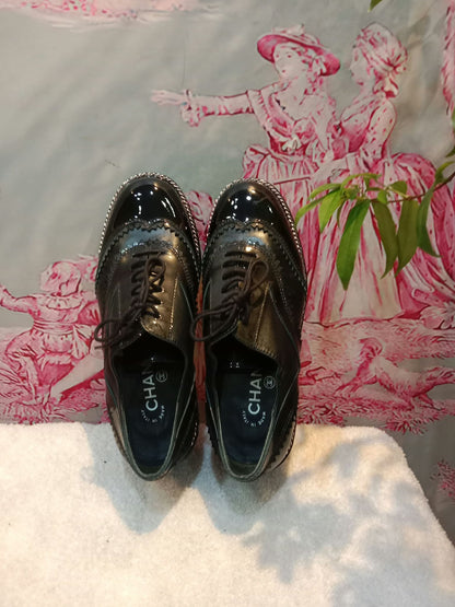 Chanel Black Patent Calfskin CC Brogue Lace-Up Oxford Size 38