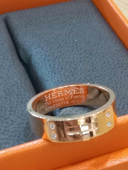 Hermes Kelly Ring in 18K Rose Gold Pave-Set Diamonds on the Clasp Motif