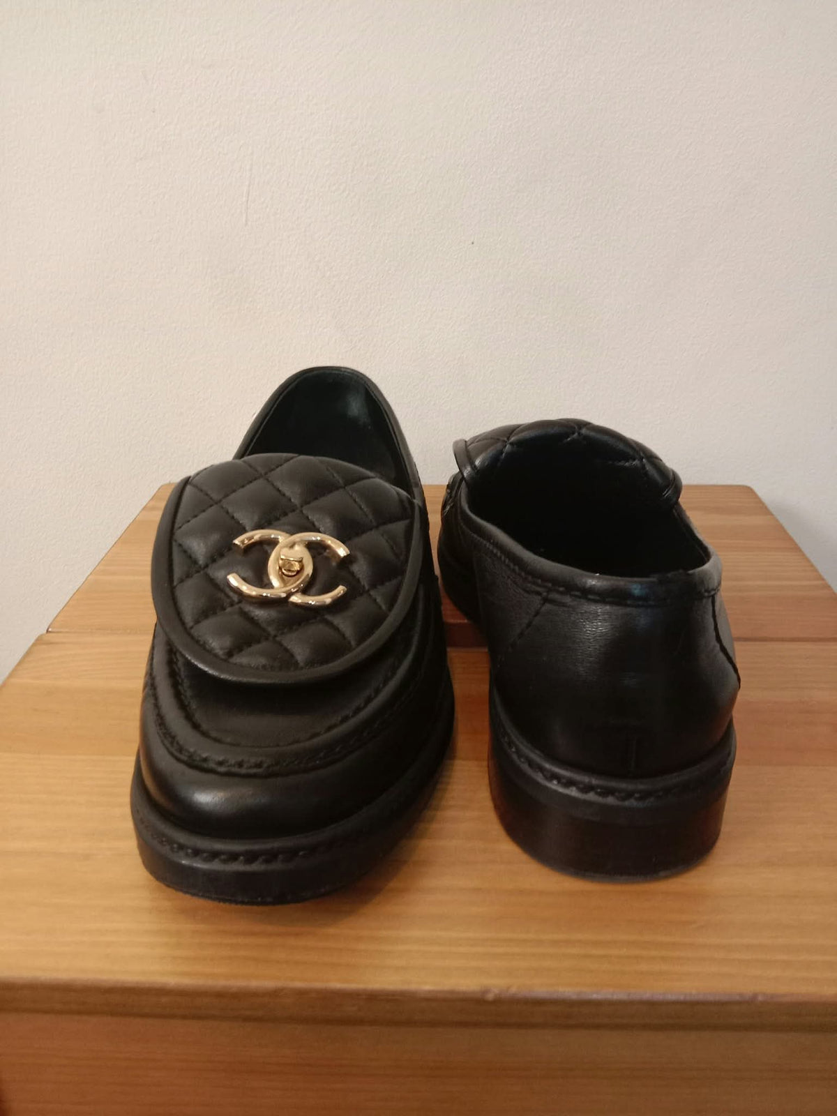Chanel Quilted Lambskin CC Turn-Lock Loafers Black Size 37 Fullset
