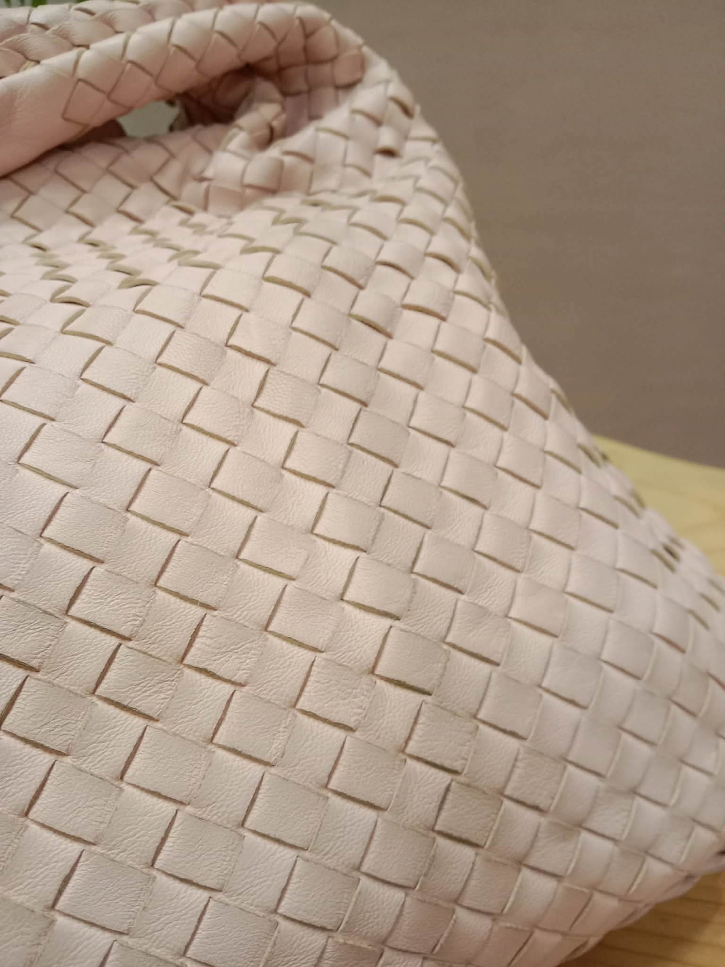 Bottega Veneta Intrecciato Hobo Bag Pink