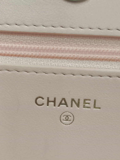 Chanel 19 Wallet on Chain Peach in Quilted Lambskin Microchipped