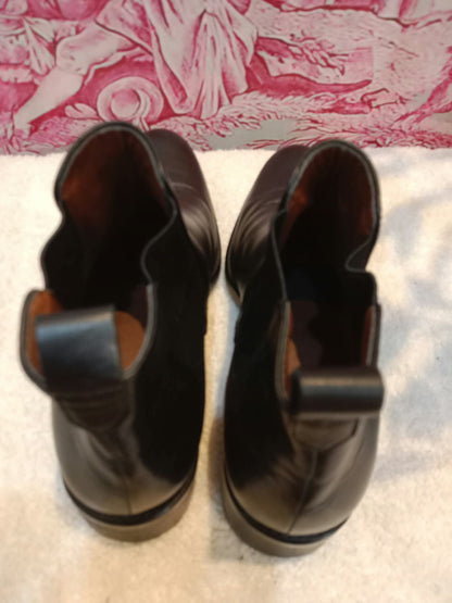 Chelsea Ankle Boots Black Size 23.5