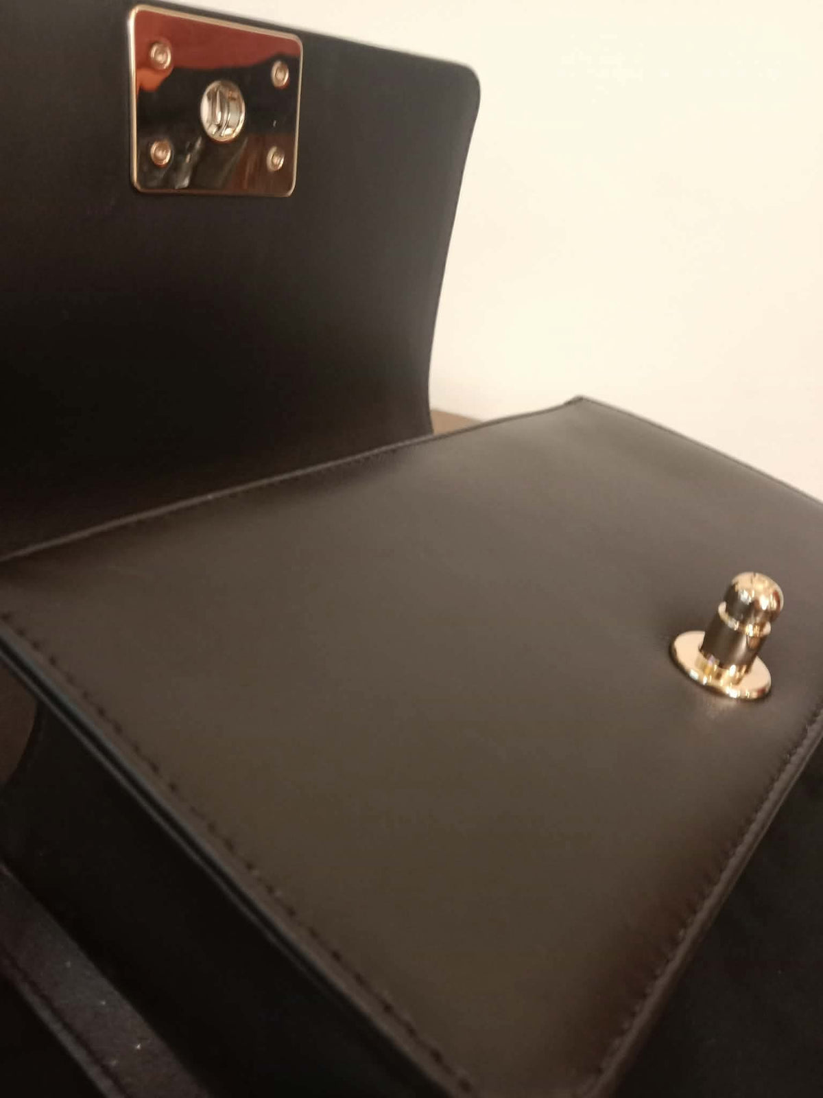 Chanel Leboy Lizard/Calfskin Black Leboy Small Series 27
