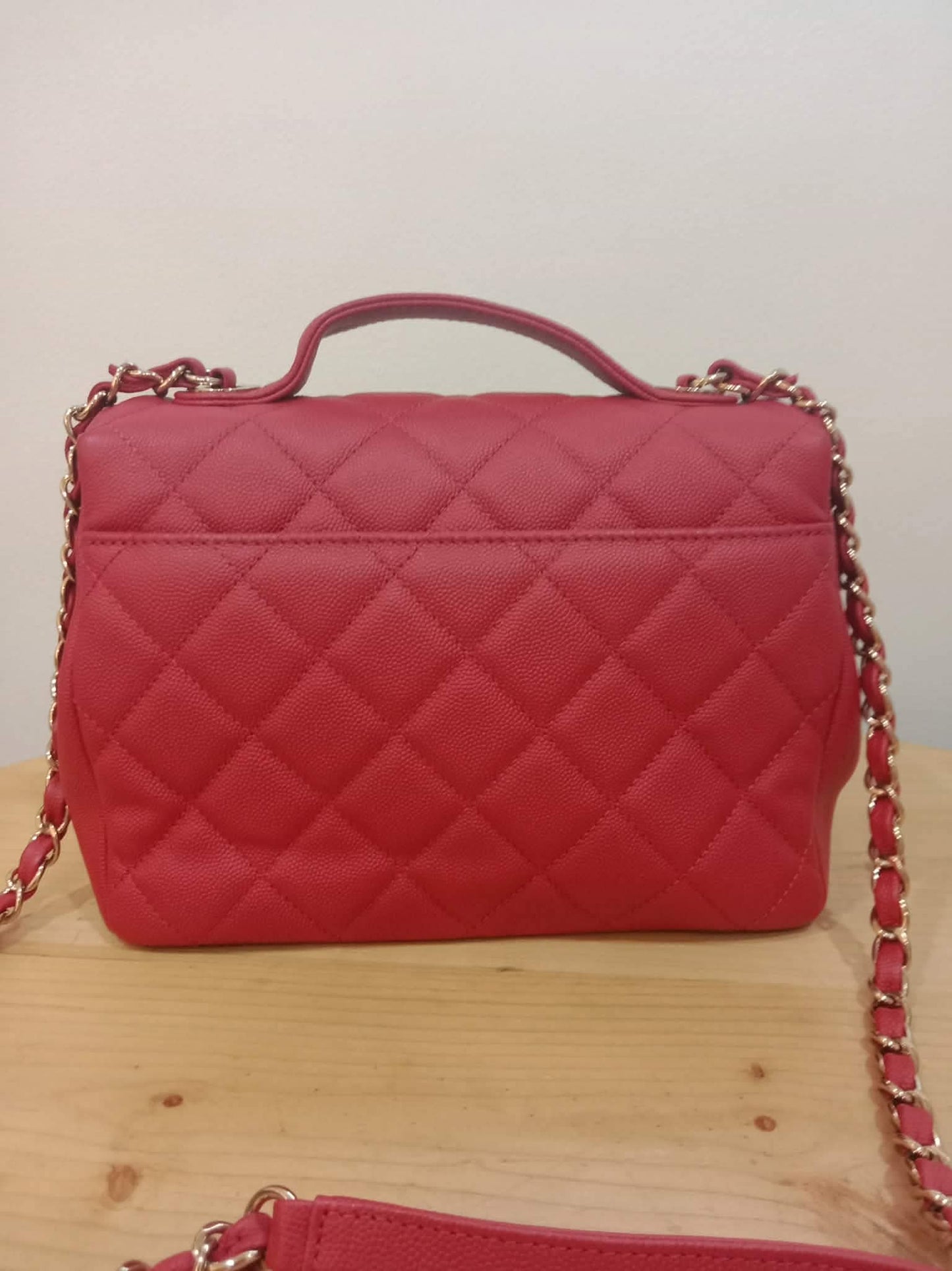 Chanel Business Affinity Red Medium Series 28