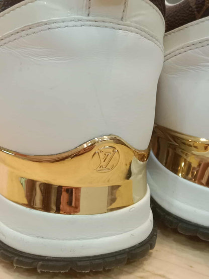 Louis Vuitton White Monogram Reverse Run Away Sneakers Size 37 (24)
