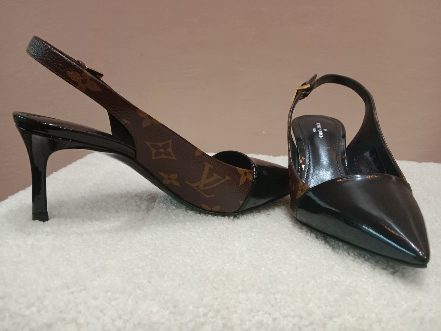 Louis Vuitton Archlight Slingback Pumps Toe Cap Patent Black Monogram Canvas Size 35.5