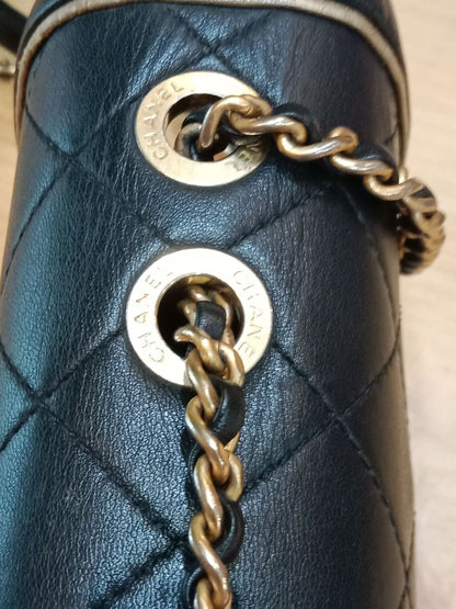 Chanel CC Crossing Leather Chain Shoulder Bag Lambskin Series 23