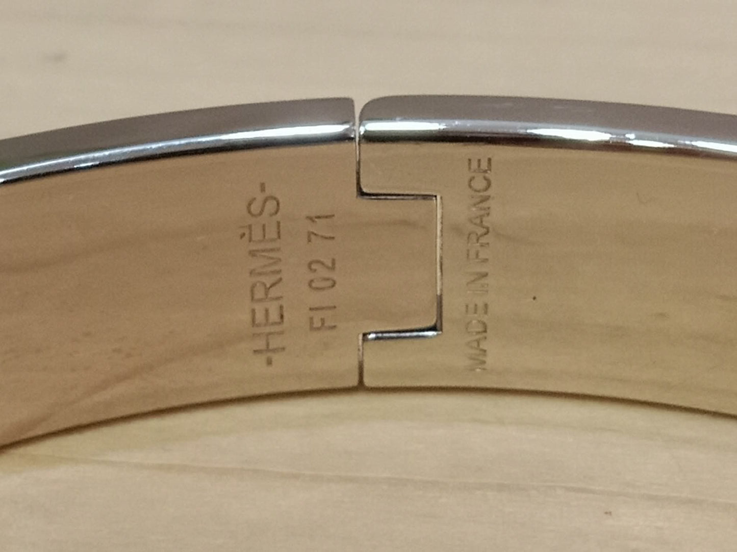 Hermes Clic H Bracelet in the "Grand Apparat Remix" Pattern White Enamel Printed Band Palladium-Plated Hardware GM Size
