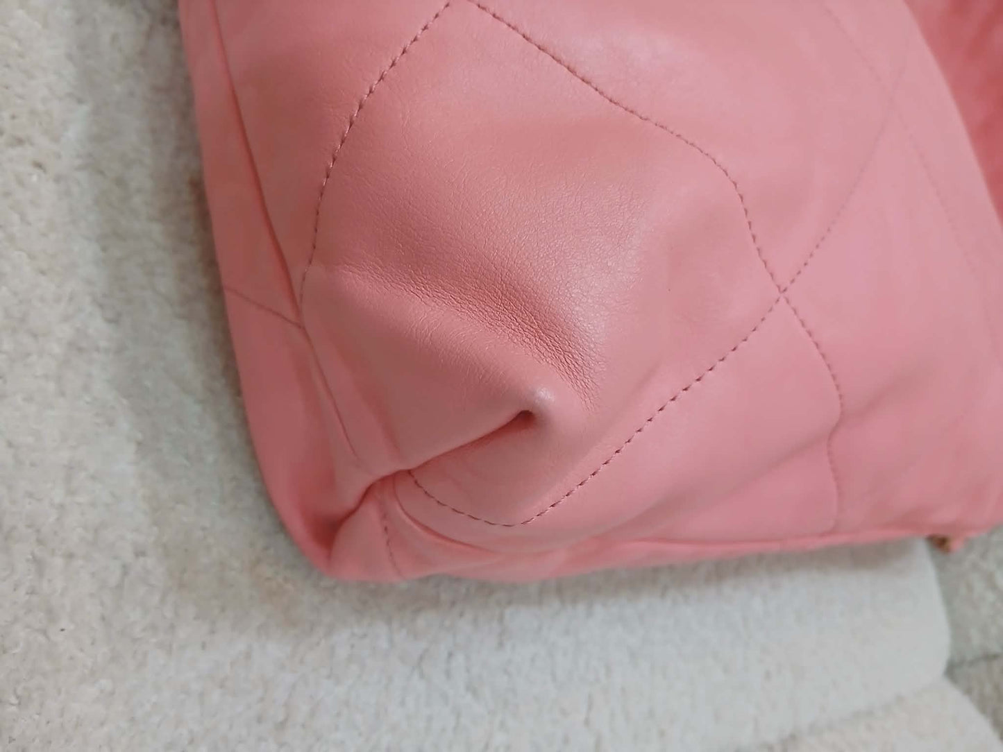 Chanel 22 Hobo Calfskin Pink Microchipped