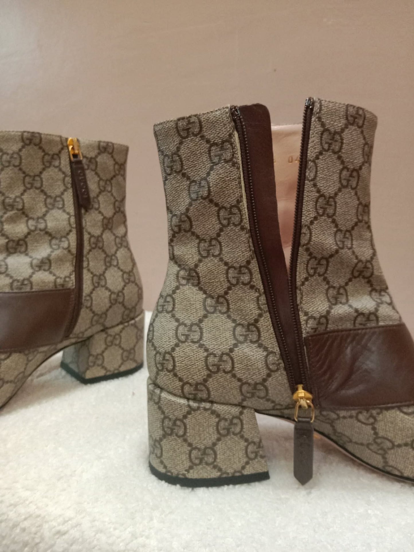 Gucci Blondie GG Supreme ankle Boots GG Medallion Size 26