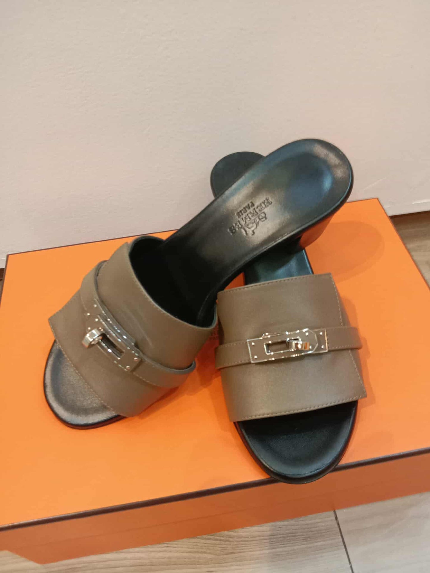 Hermes Kelly Sandals Etain Size 35.5