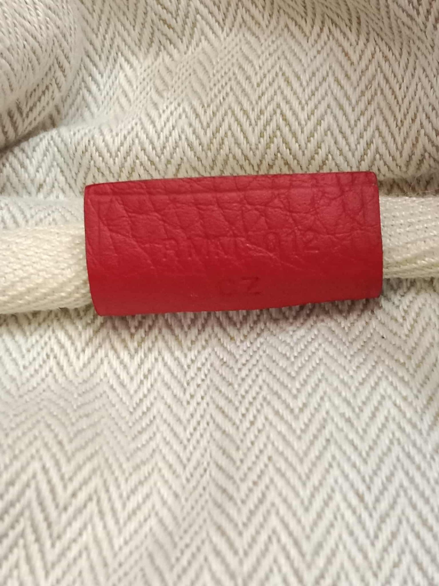 Hermes Victoria 43 Clemence Red Stamp R 2014