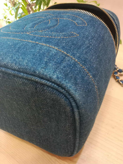 Chanel Denim Vanity Gold-Tone Hardware and the Signature Interlocking CC Logo Series 4