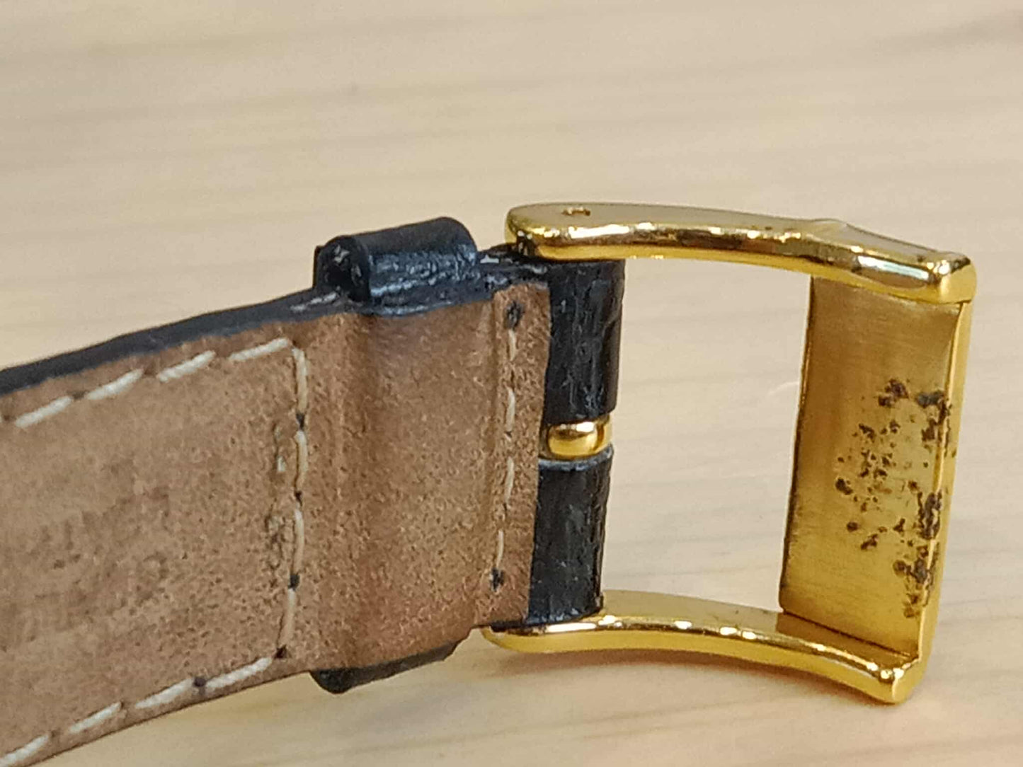 Gucci Men Gold Plated Band Wristwatch