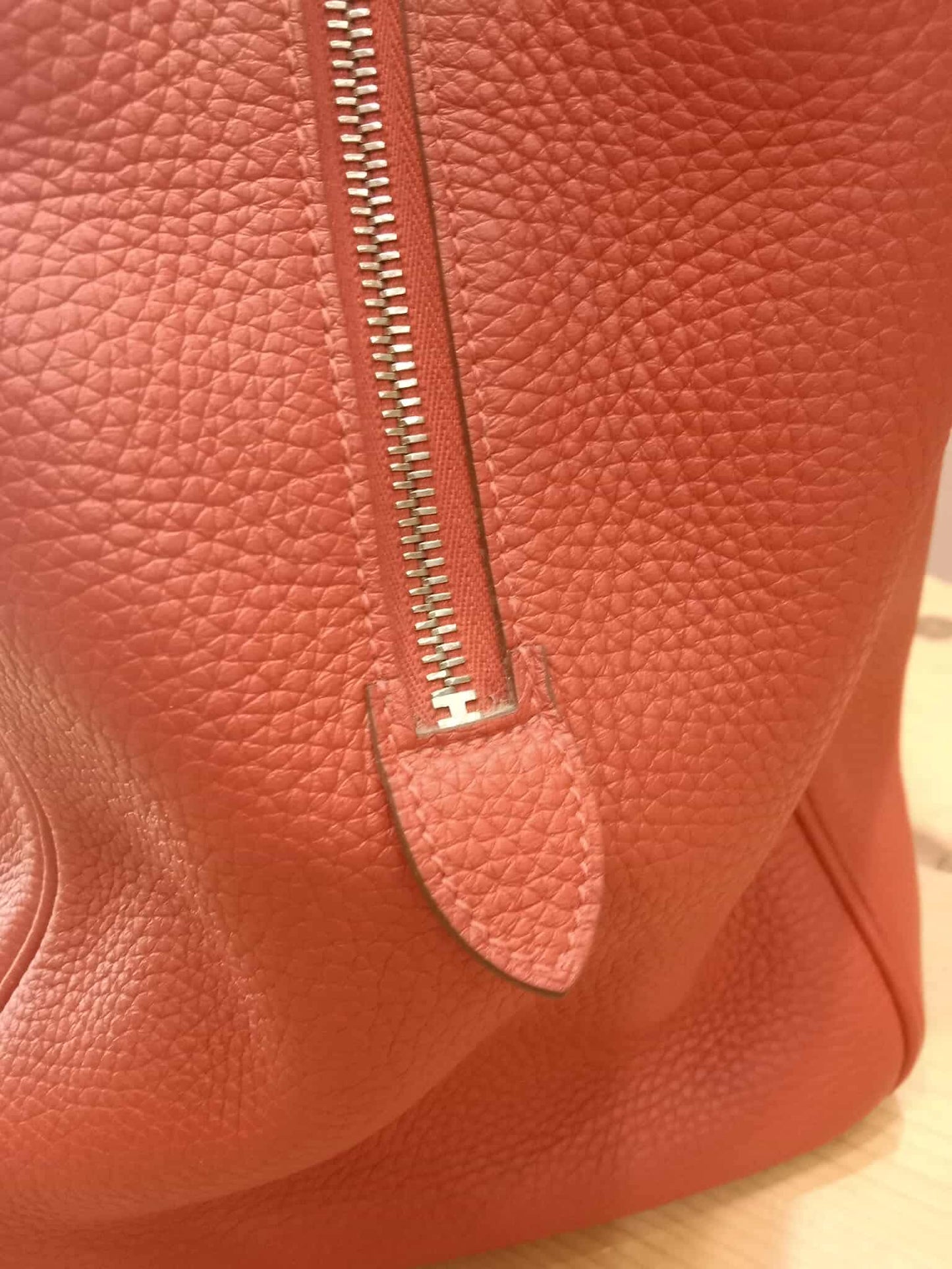 Hermes Victoria 43 Clemence Red Stamp R 2014