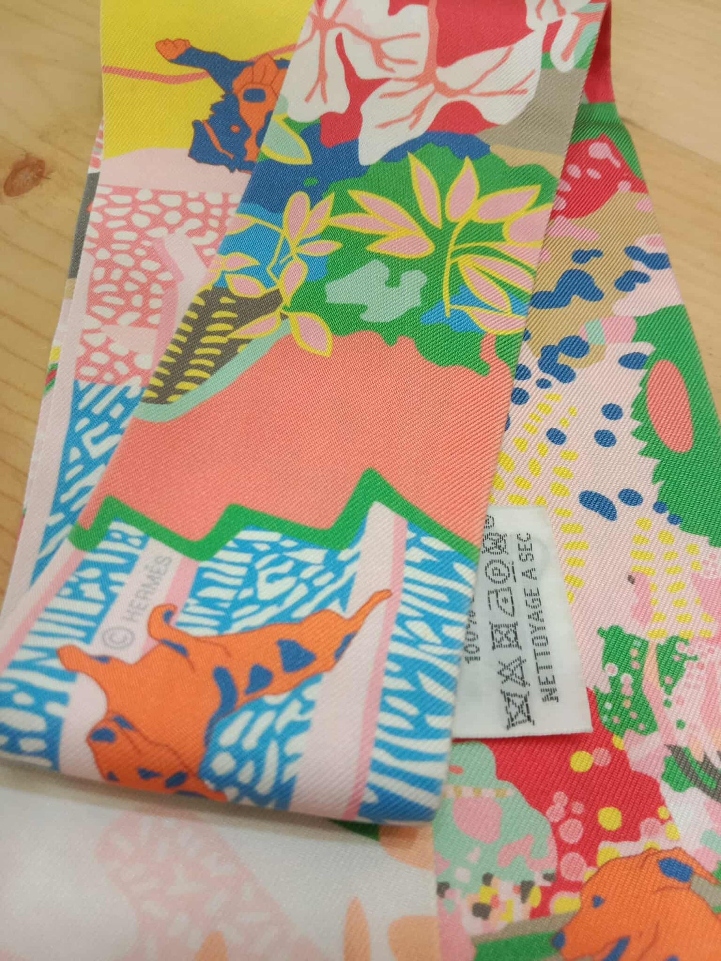 Hermes "En Liberte" Multicolor Design Silk Twilly