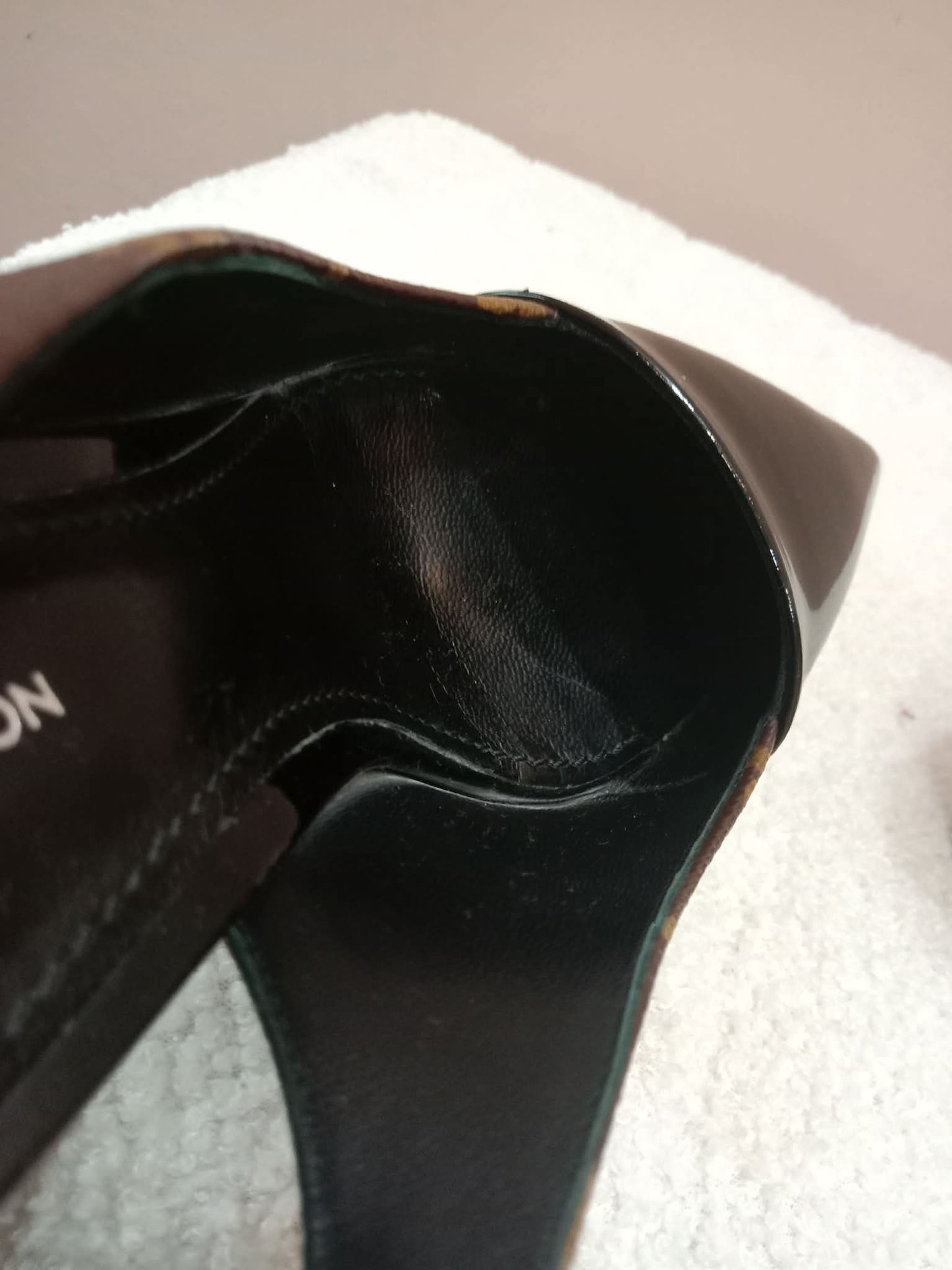 Louis Vuitton Archlight Slingback Pumps Toe Cap Patent Black Monogram Canvas Size 35.5
