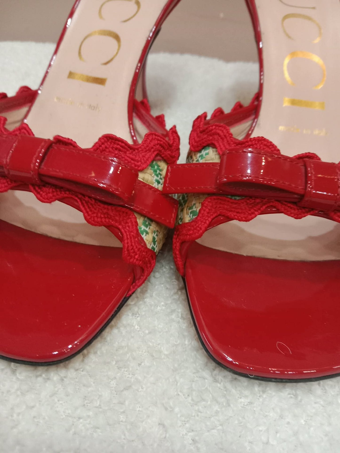 Gucci Kertu Mule Heels Red Patent Leather Trim and Bow Detail Size 36