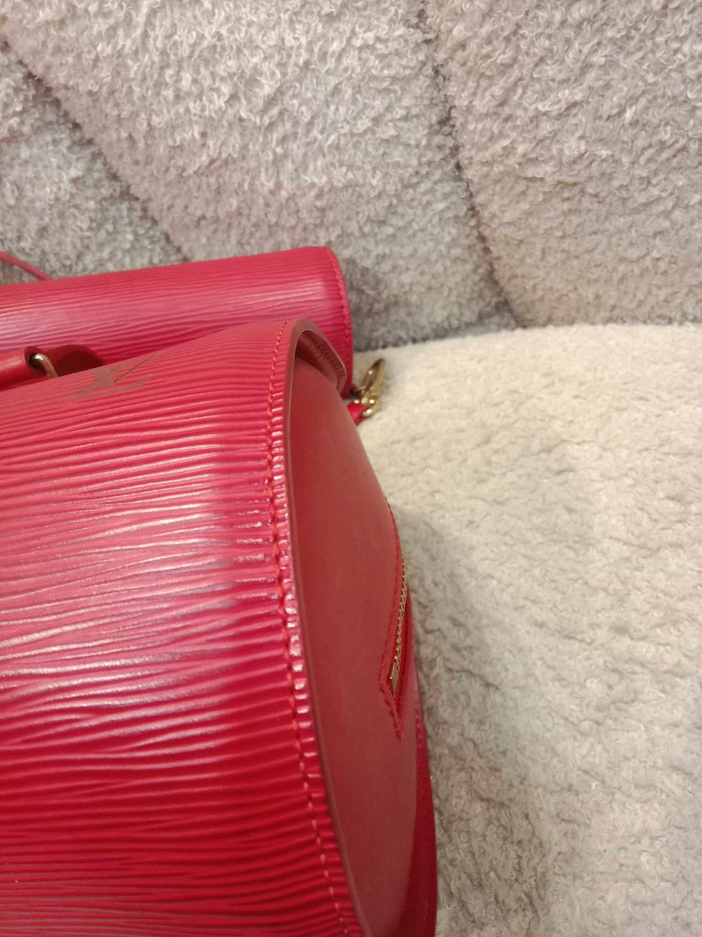 Louis Vuitton Soufflot Epi Pochette Shoulder Barrel Bag Leather Castilean Red