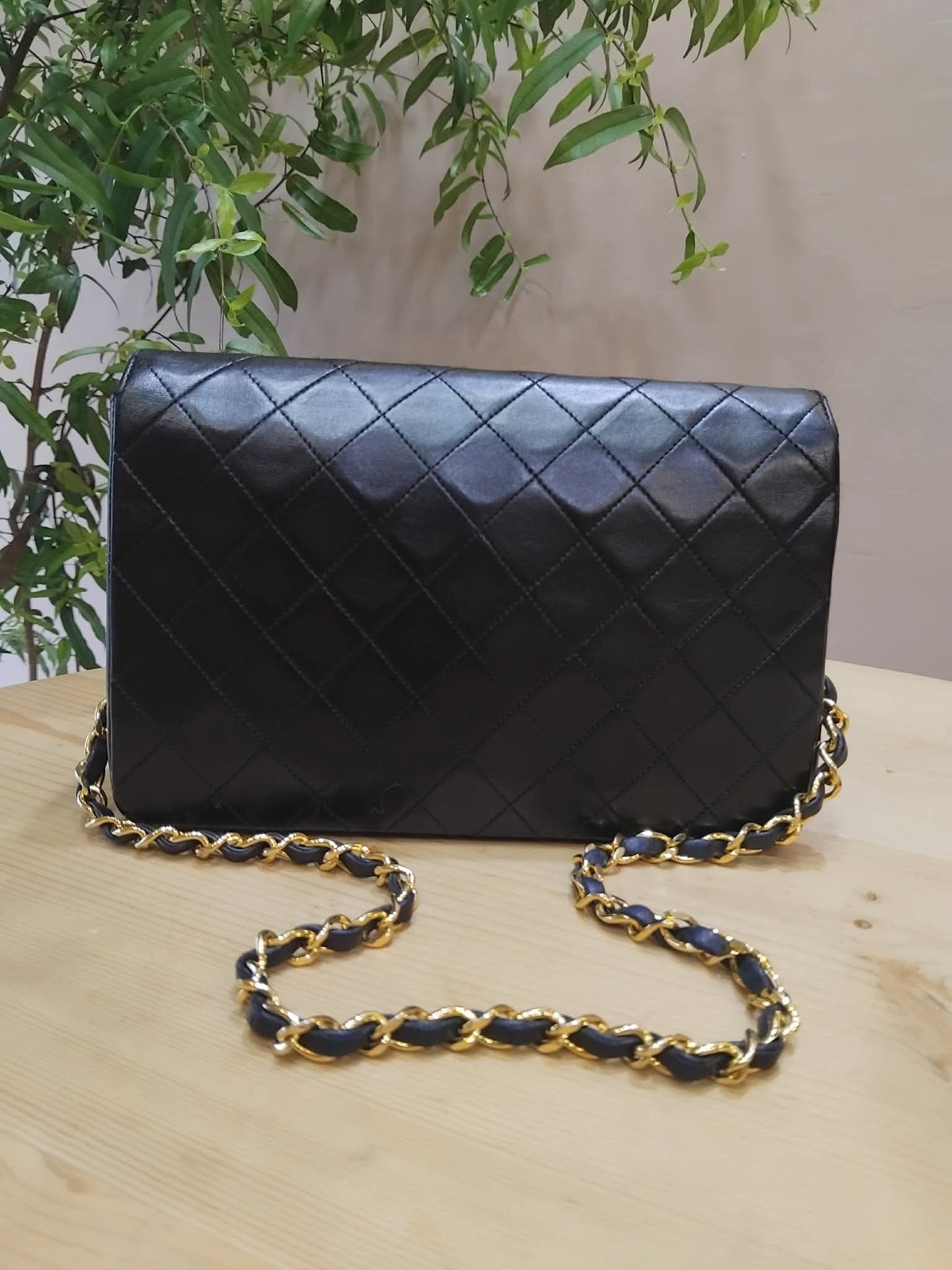 Chanel Circle Lock Flap Vintage CC Lambskin Black Series 1