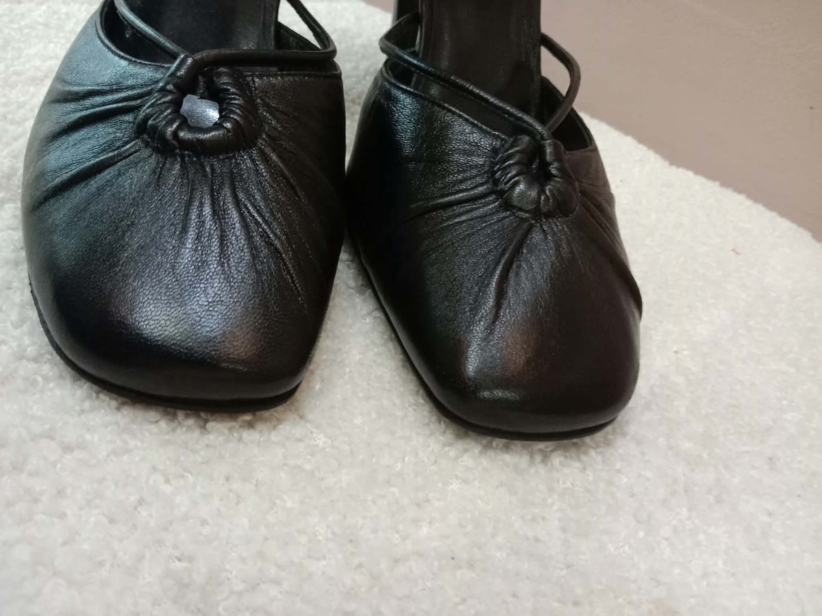 Chanel Black Leather Heels Knotted Toe Design and Draped Ankle Cuff Black Size 38