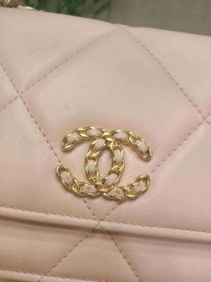 Chanel 19 Wallet on Chain Peach in Quilted Lambskin Microchipped
