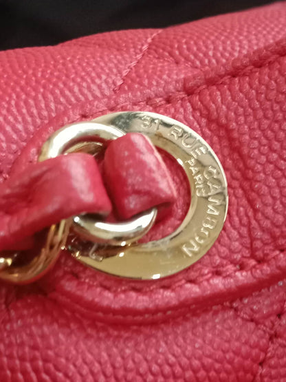 Chanel Business Affinity Red Medium Series 28