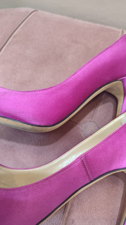 Manolo Blahnik Satin Heels Size 38