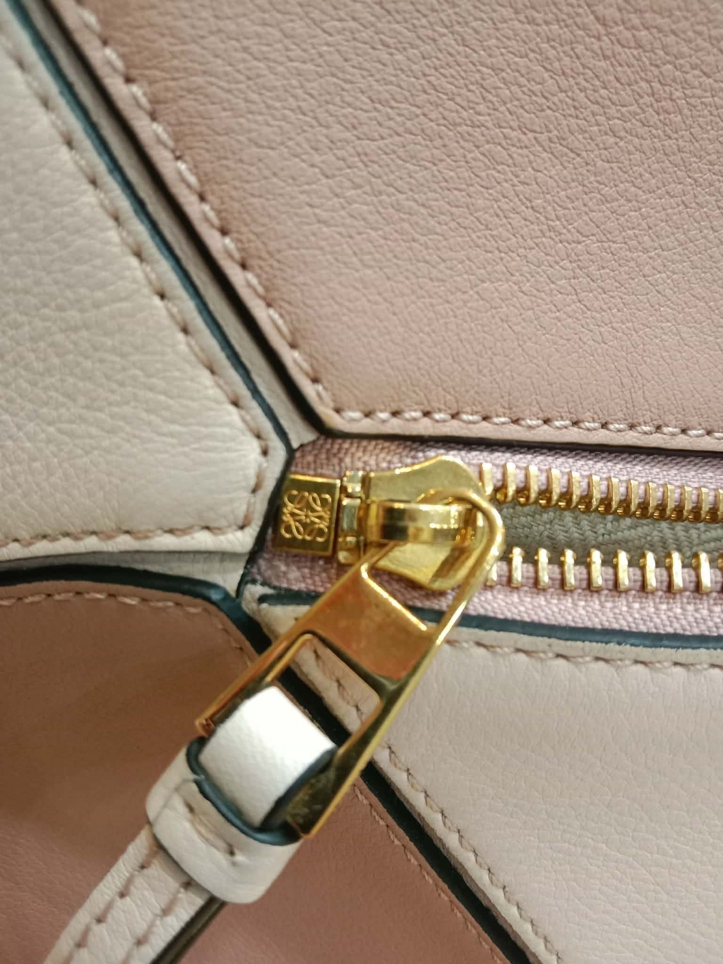 Loewe Suede Puzzle Bag Tricolor Blush Pink Medium