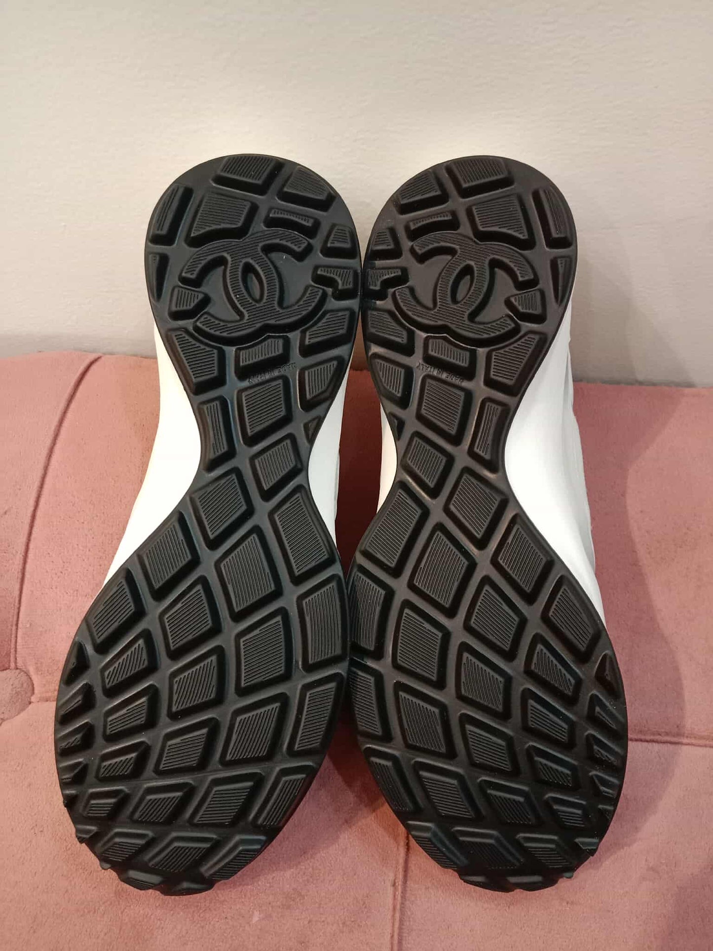 Chanel Low-Top Sneakers White Size 38