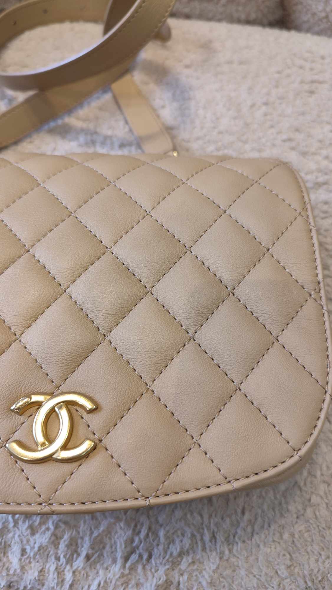 Chanel Messenger Flap Bag Lambskin Beige Series 27 Fullset