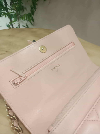Chanel 19 Wallet on Chain Peach in Quilted Lambskin Microchipped