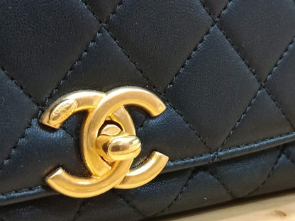Chanel La Parisienne Quilted Lambskin Tophandle Bag Black Series 30