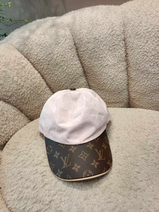 Louis Vuitton Monogram Brown/Pink Cap Unused