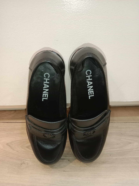 Chanel Women's Black Leather Loafers Size 37