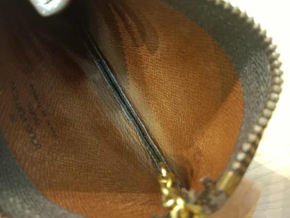 Louis Vuitton Monogram Zipped Coin Case