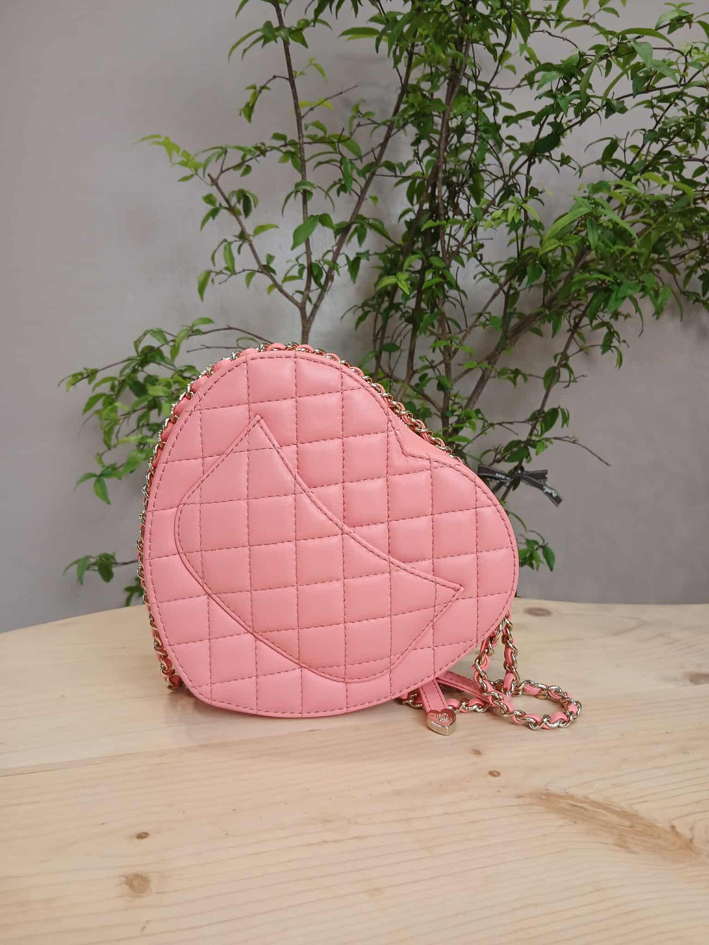 Chanel CC in Love Heart Bag Lambskin Pink Microchipped