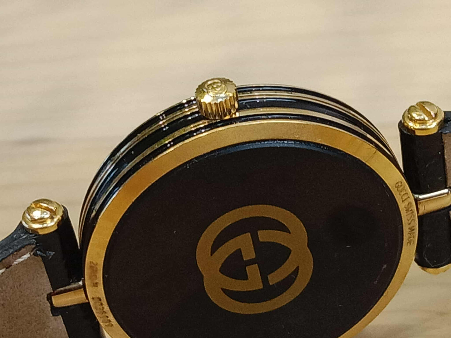 Gucci Men Gold Plated Band Wristwatch